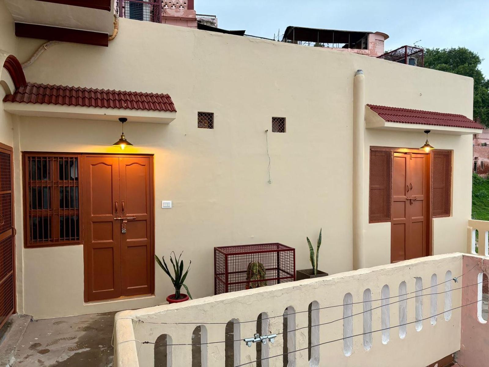Vintage River Homestay Varanasi Exteriör bild