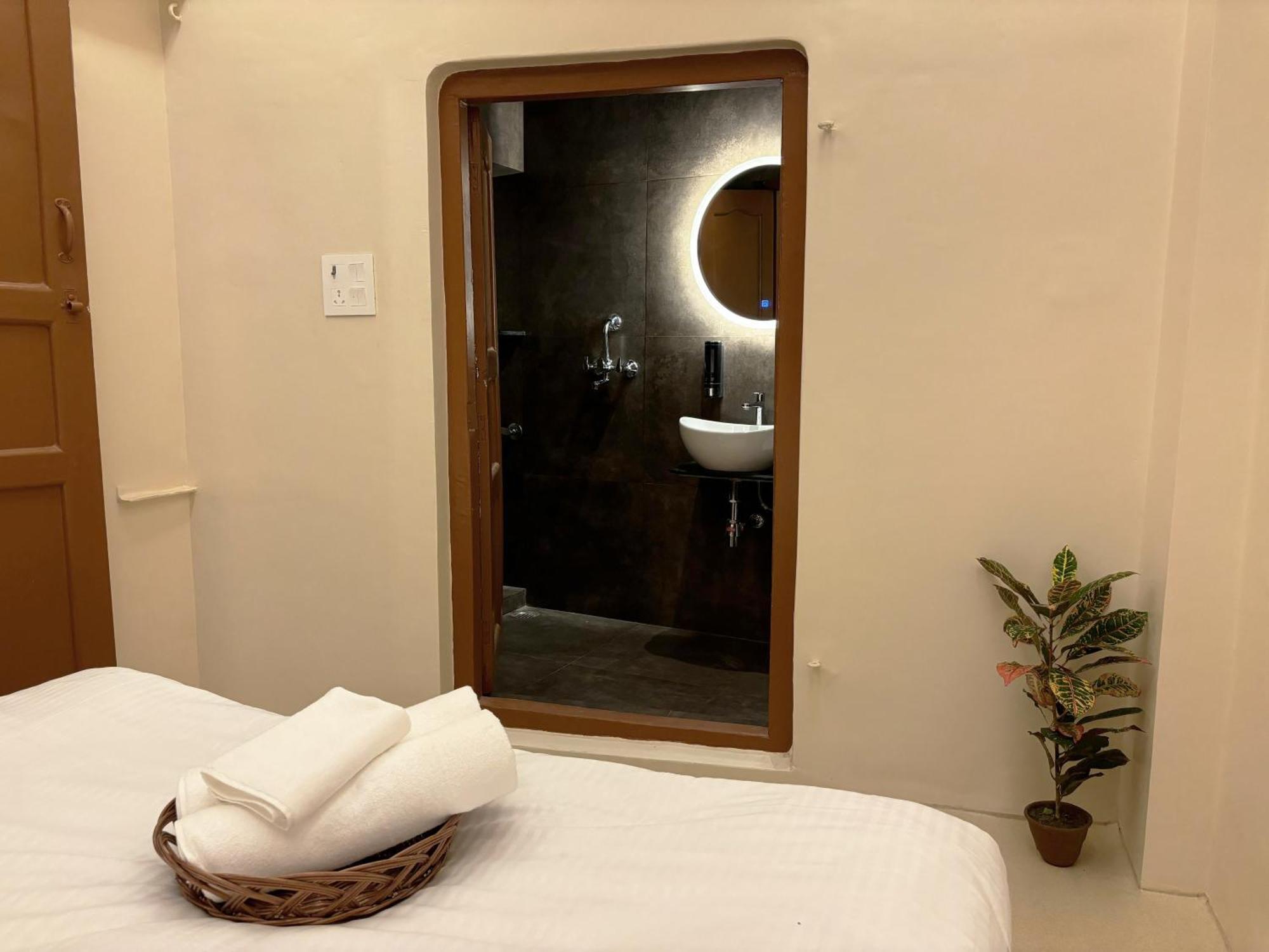 Vintage River Homestay Varanasi Exteriör bild