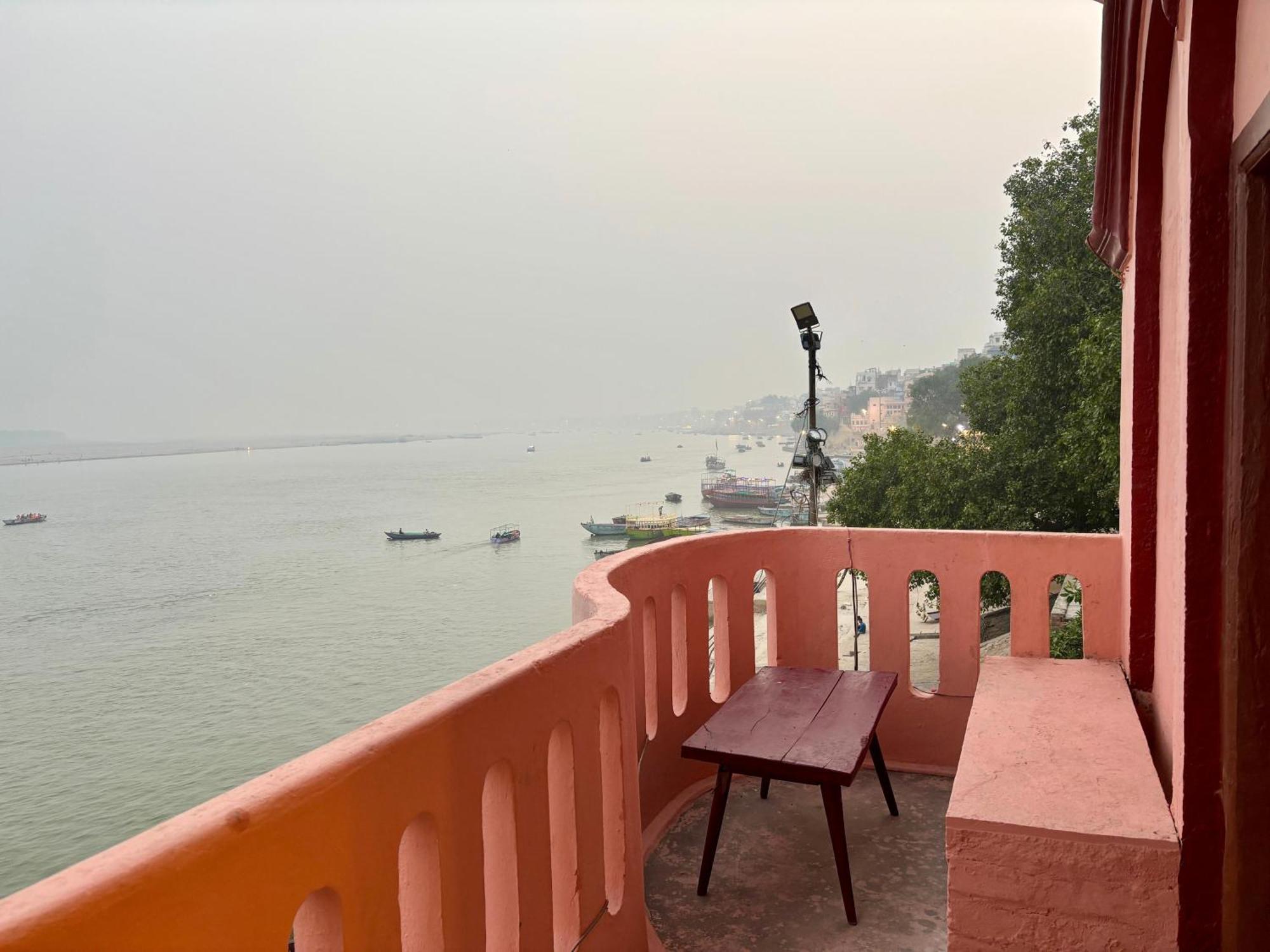 Vintage River Homestay Varanasi Exteriör bild